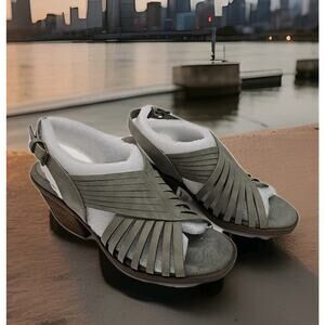 Bella Vita Women's Gena Heeled Sandal, Grey, Size 7.5